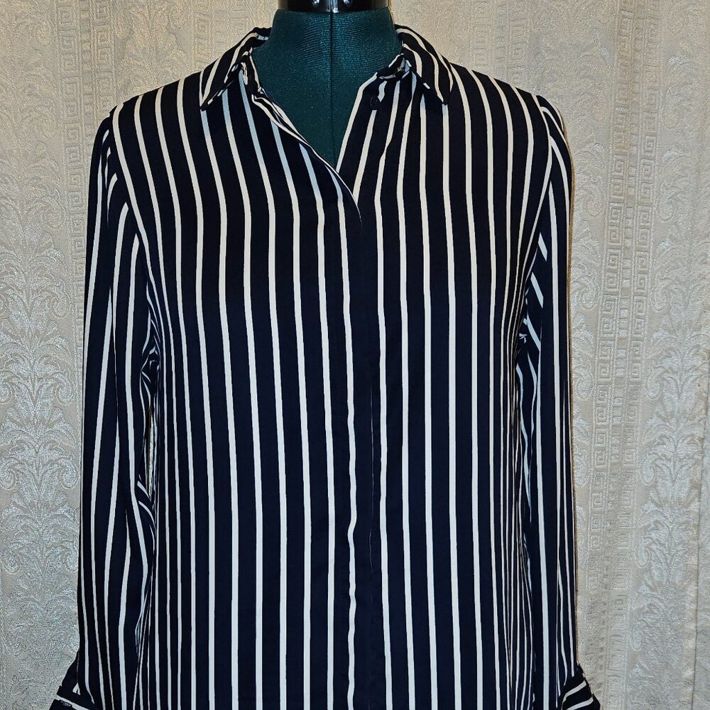 H&M womens button up